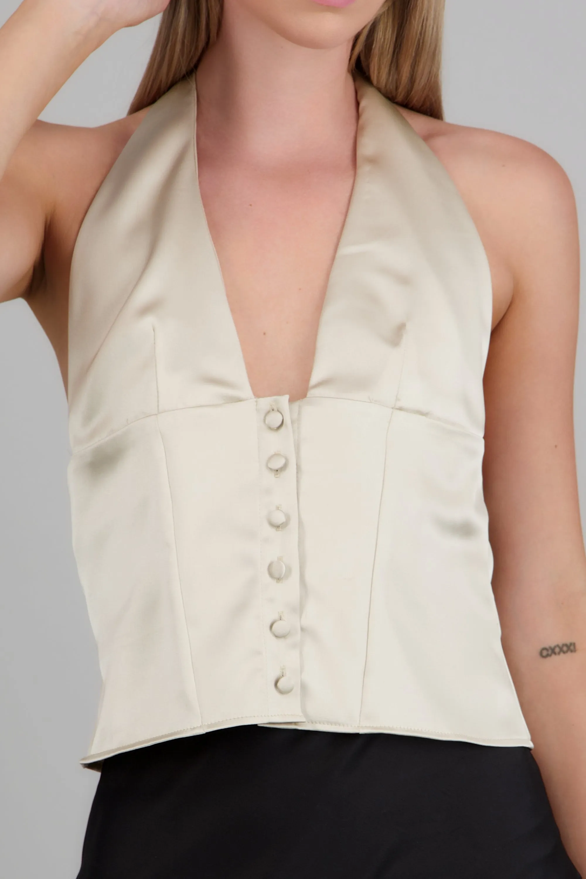 Top halter detalle botones satinado sold by Shasa product image thumbnail 5
