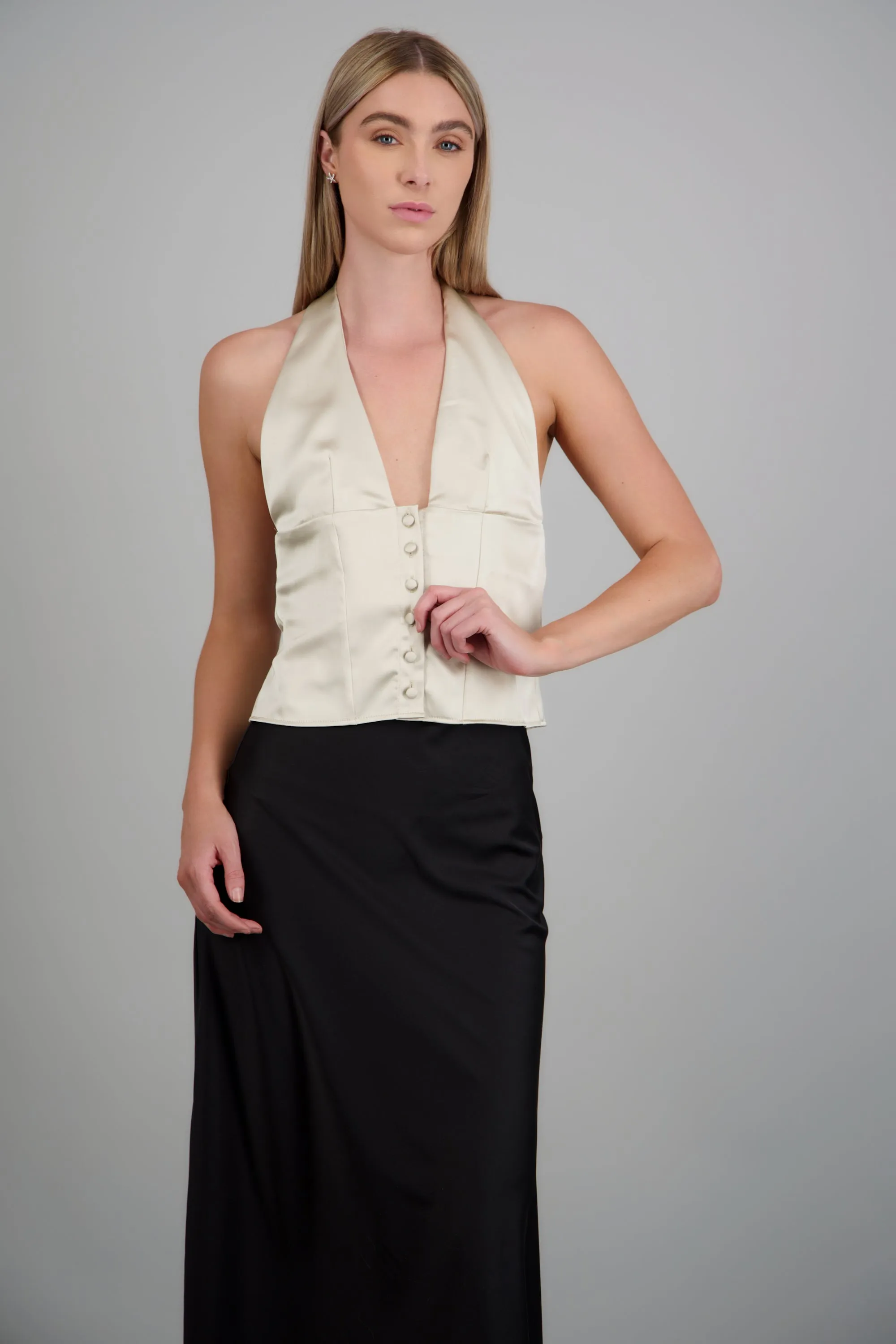 Top halter detalle botones satinado sold by Shasa product image thumbnail 2