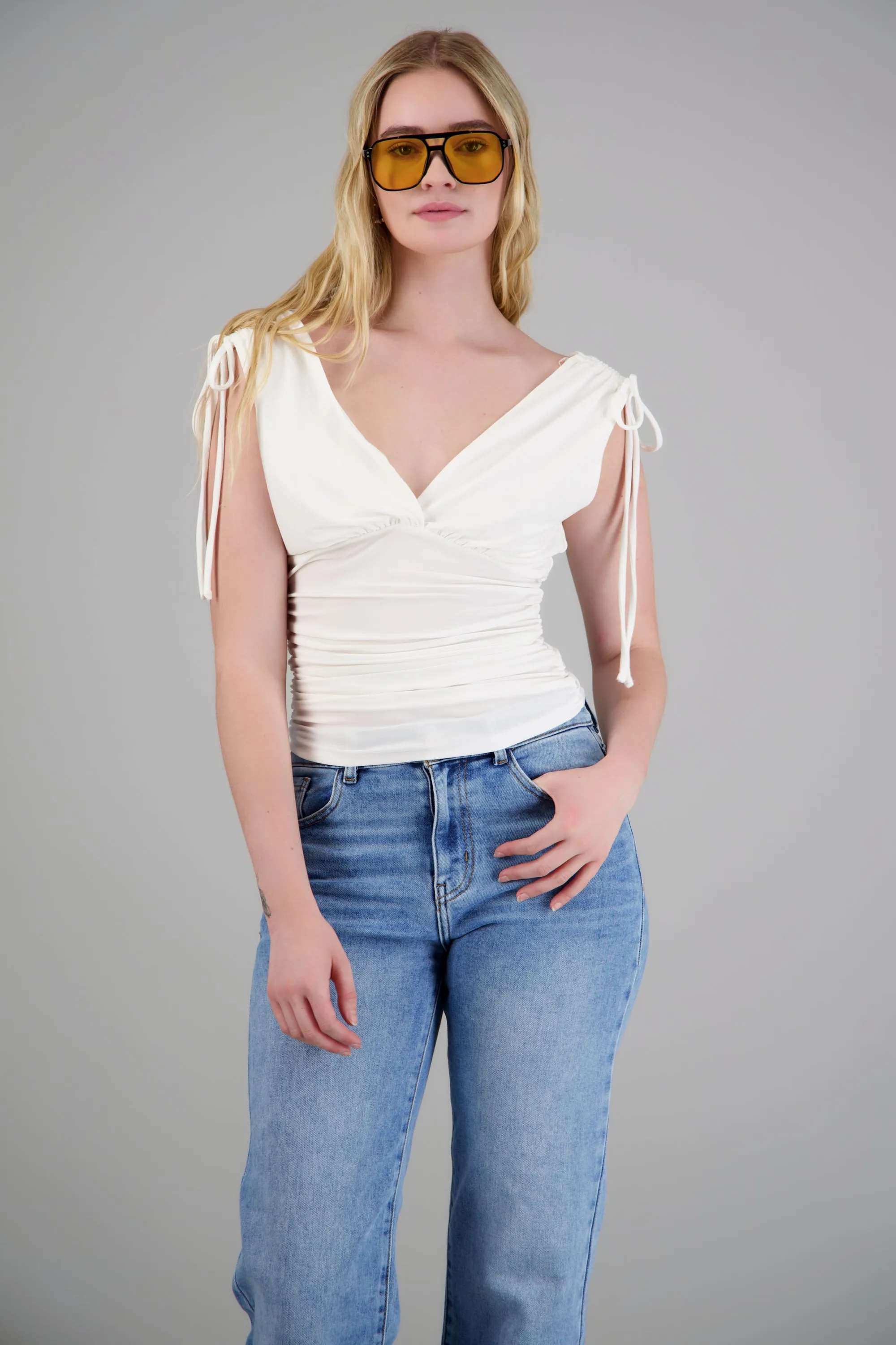 Top escote v detalle jaretas drapeado sold by Shasa product image thumbnail 2