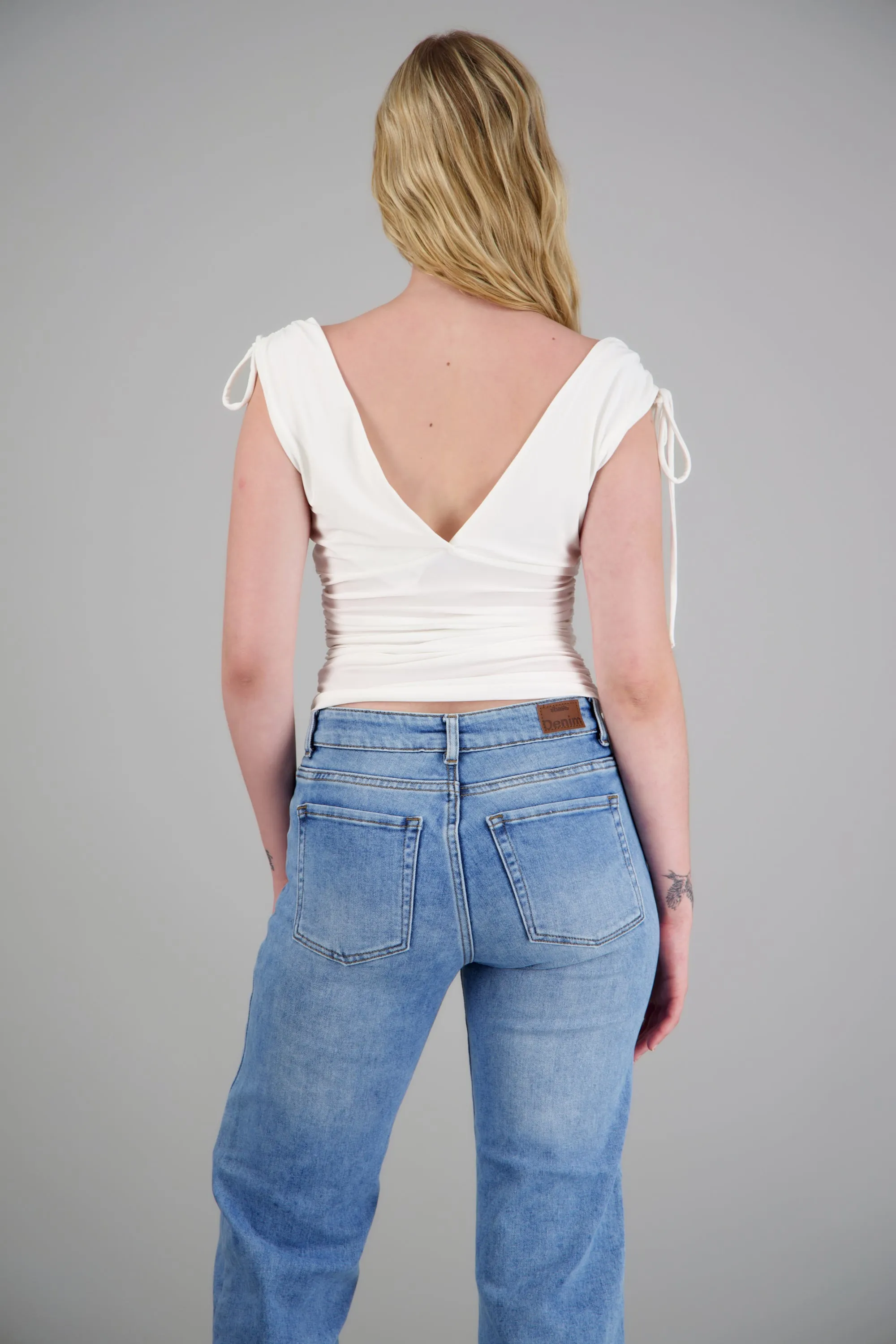 Top escote v detalle jaretas drapeado sold by Shasa product image thumbnail 4