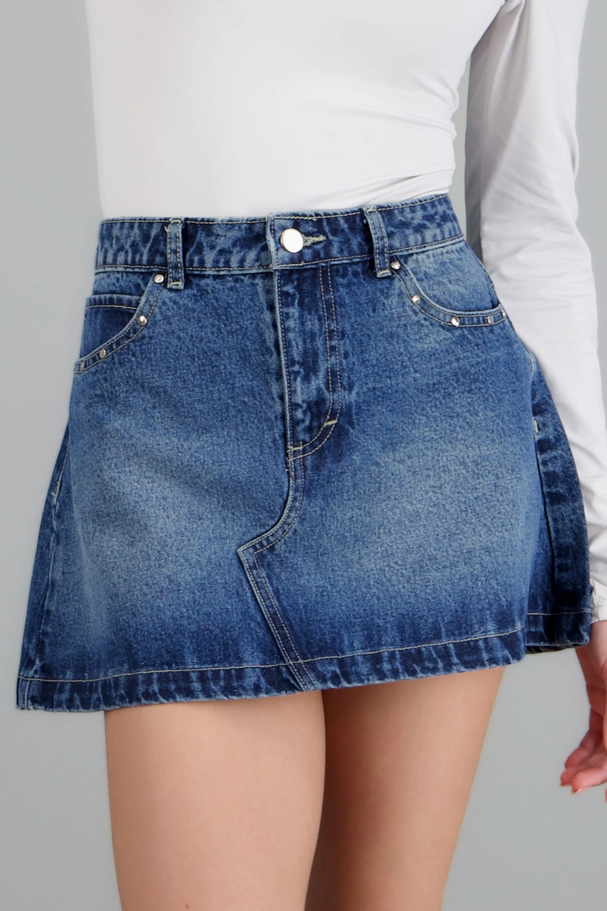 Falda denim corte a remaches sold by Shasa product image thumbnail 5