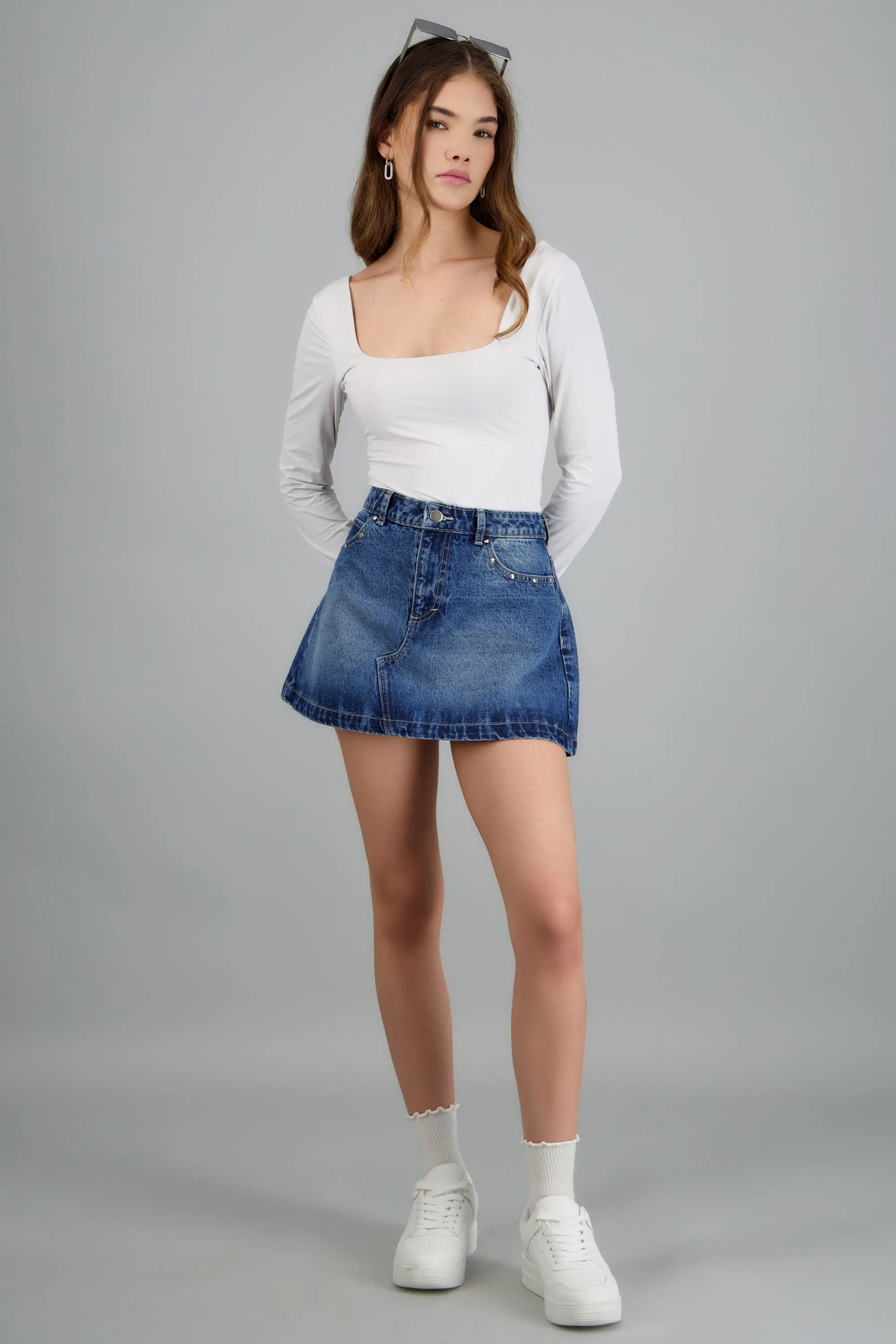 Falda denim corte a remaches sold by Shasa product image thumbnail 3