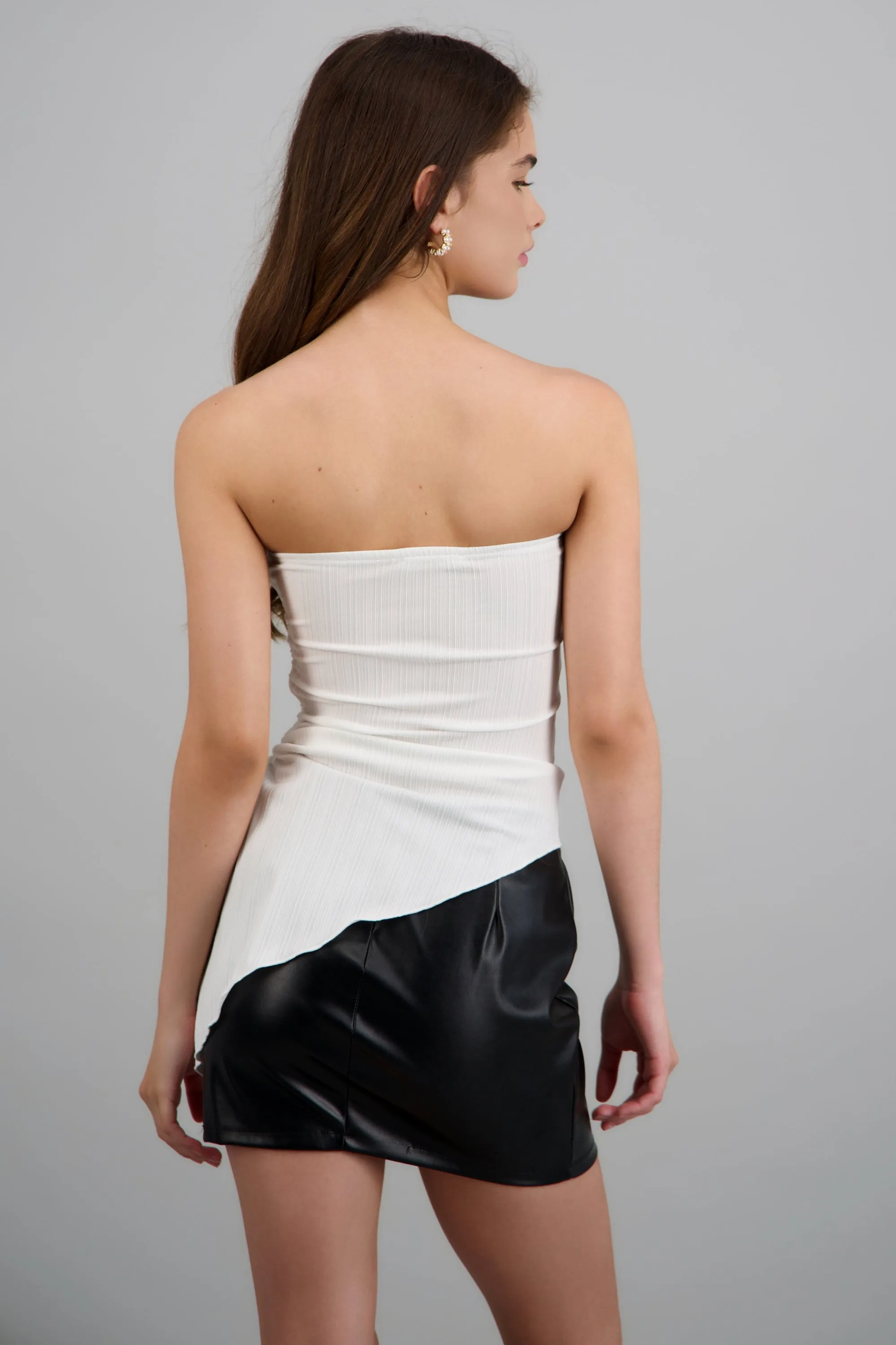 Top asimetrico textura sold by Shasa product image thumbnail 4
