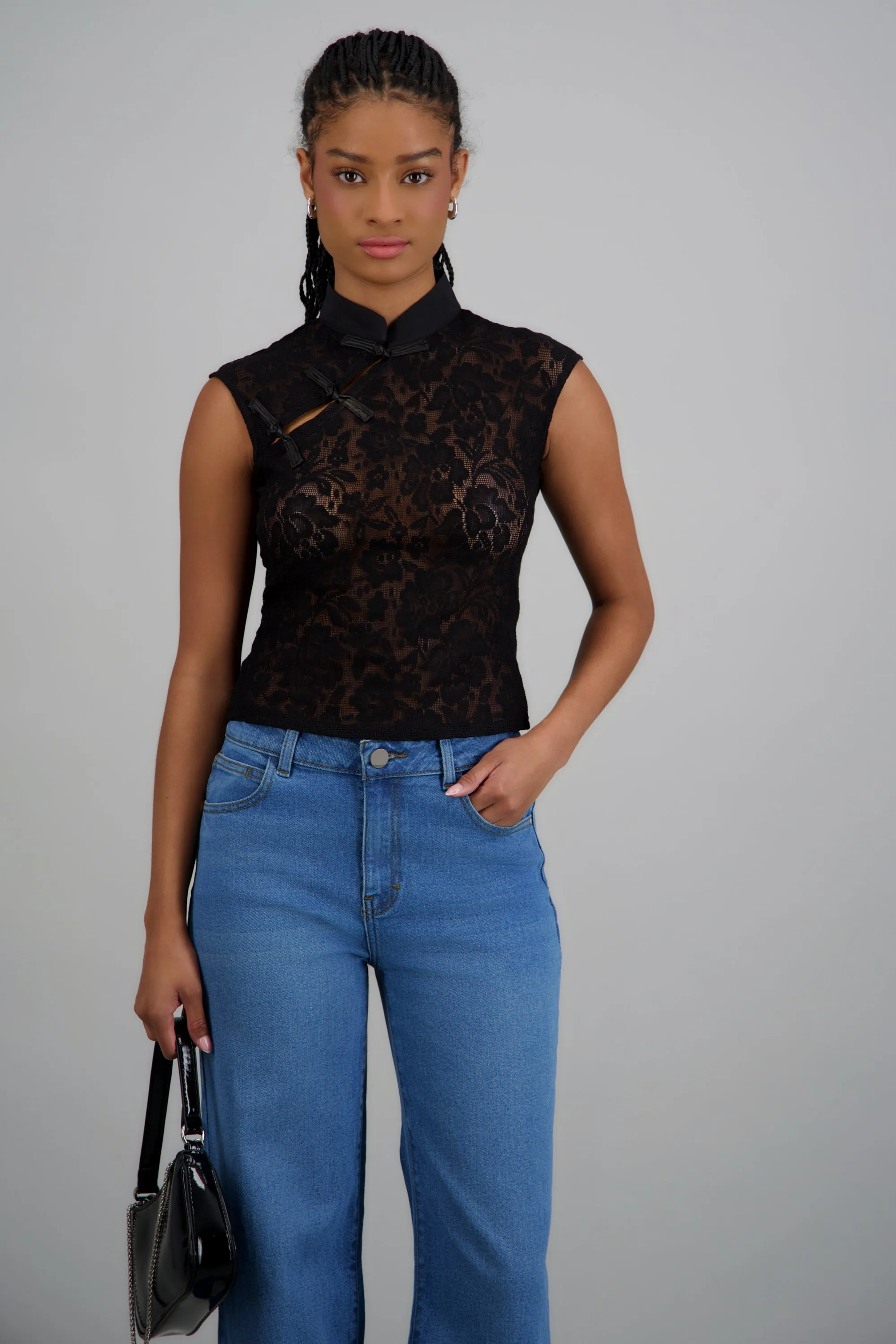 Top encaje botones laterales sold by Shasa product image thumbnail 3