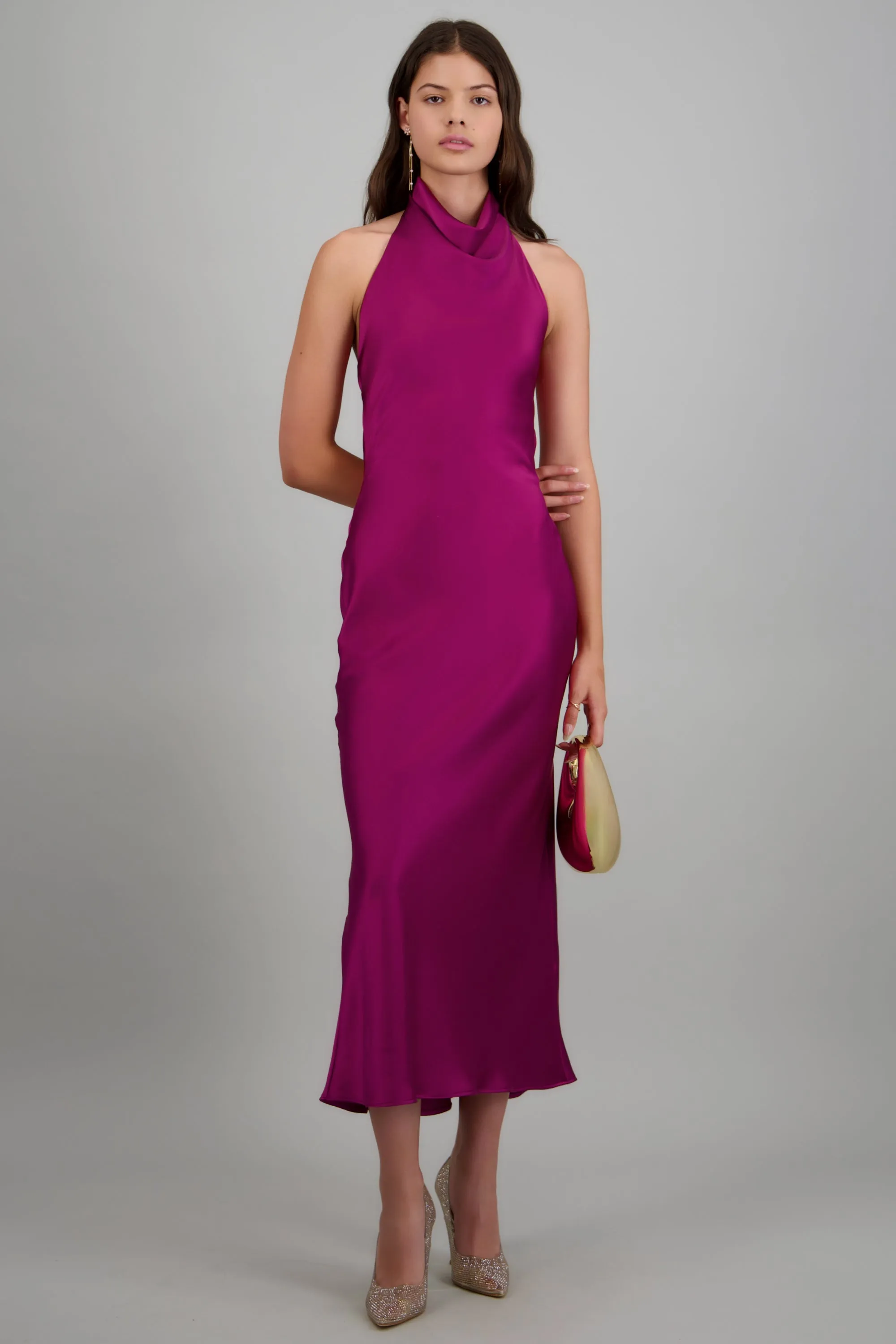 Vestido midi cuello alto espalda descubierta sold by Shasa