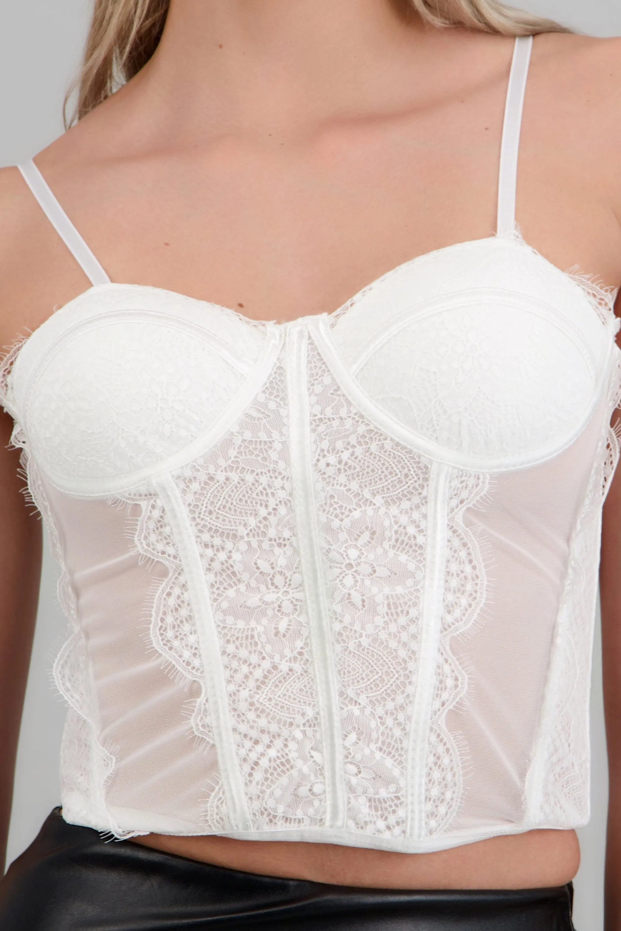 Corset encaje copas sold by Shasa product image thumbnail 5