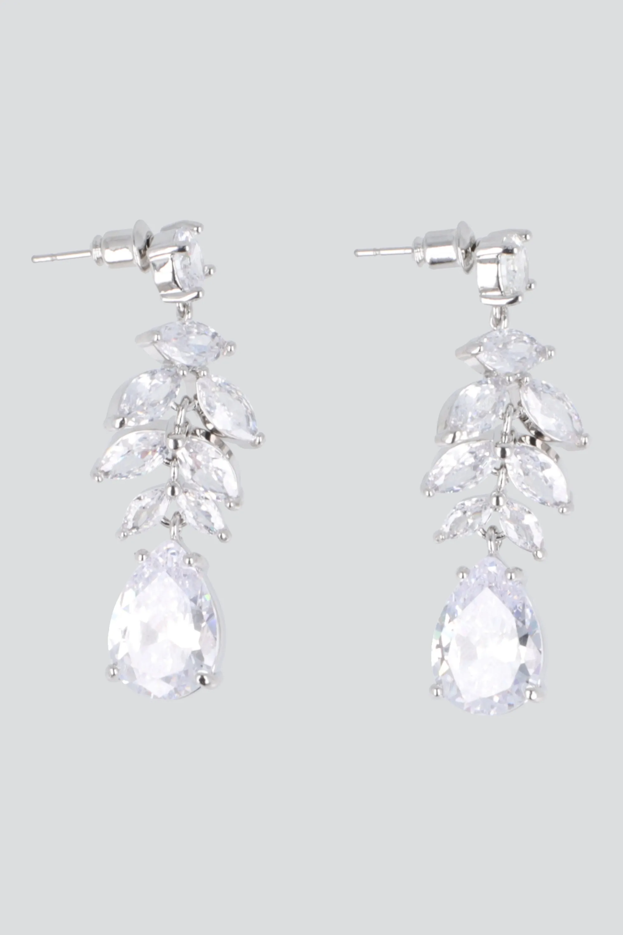 Aretes cristales sold by Shasa