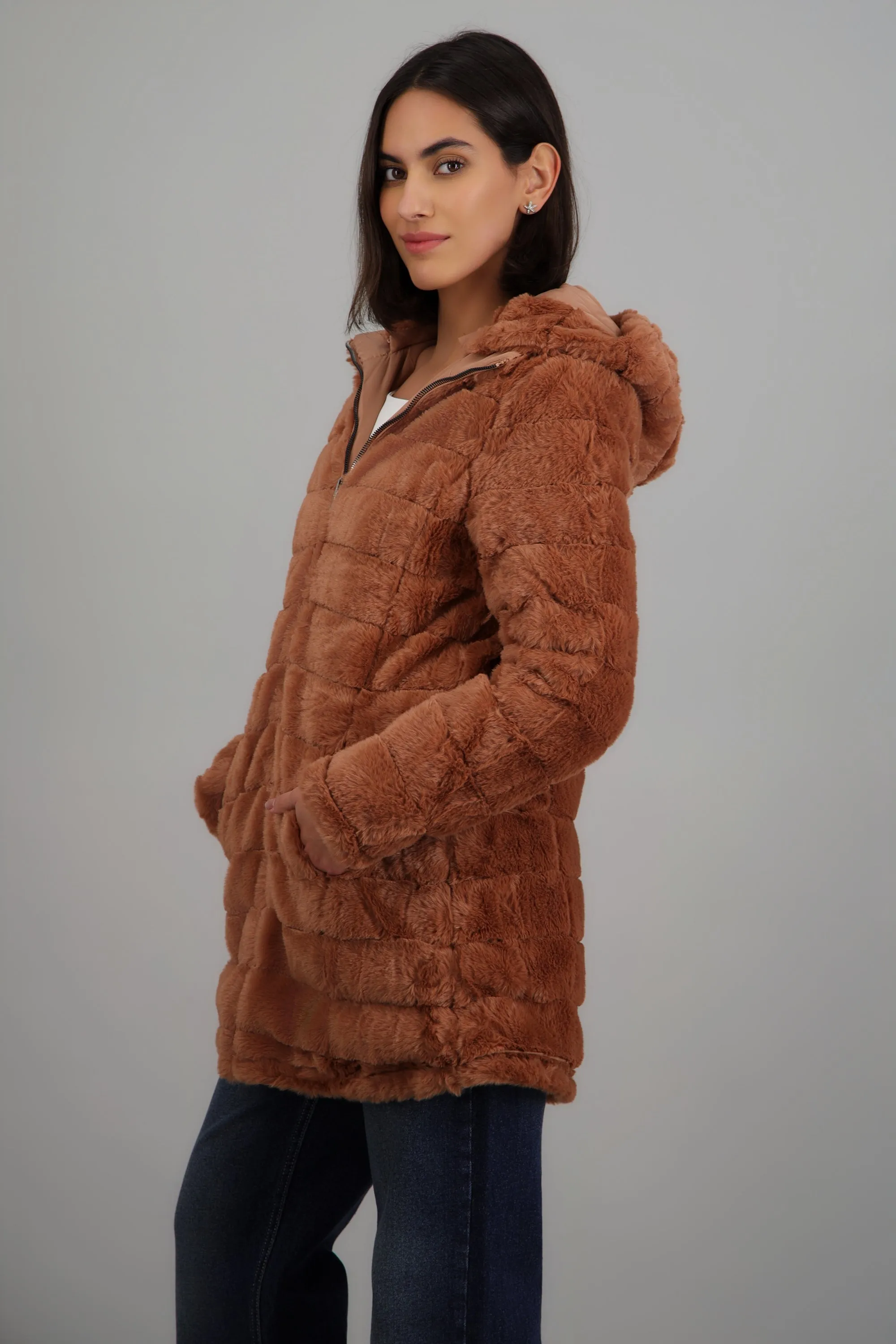 Abrigo largo peluche sold by Shasa product image thumbnail 3