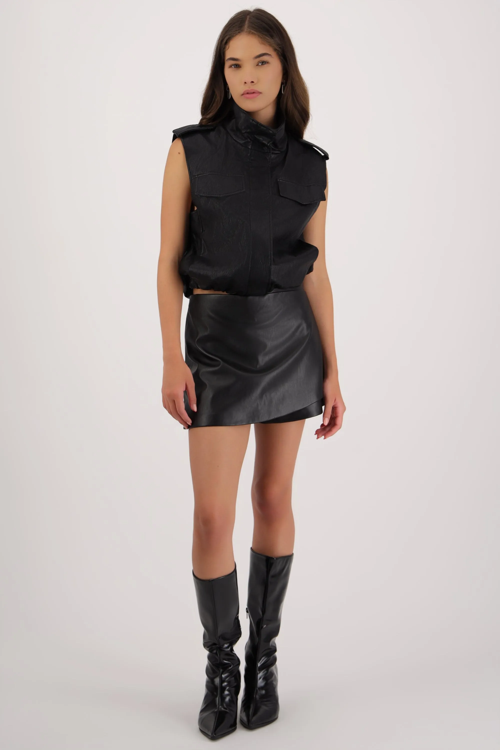 Falda short pu liso sold by Shasa product image thumbnail 2