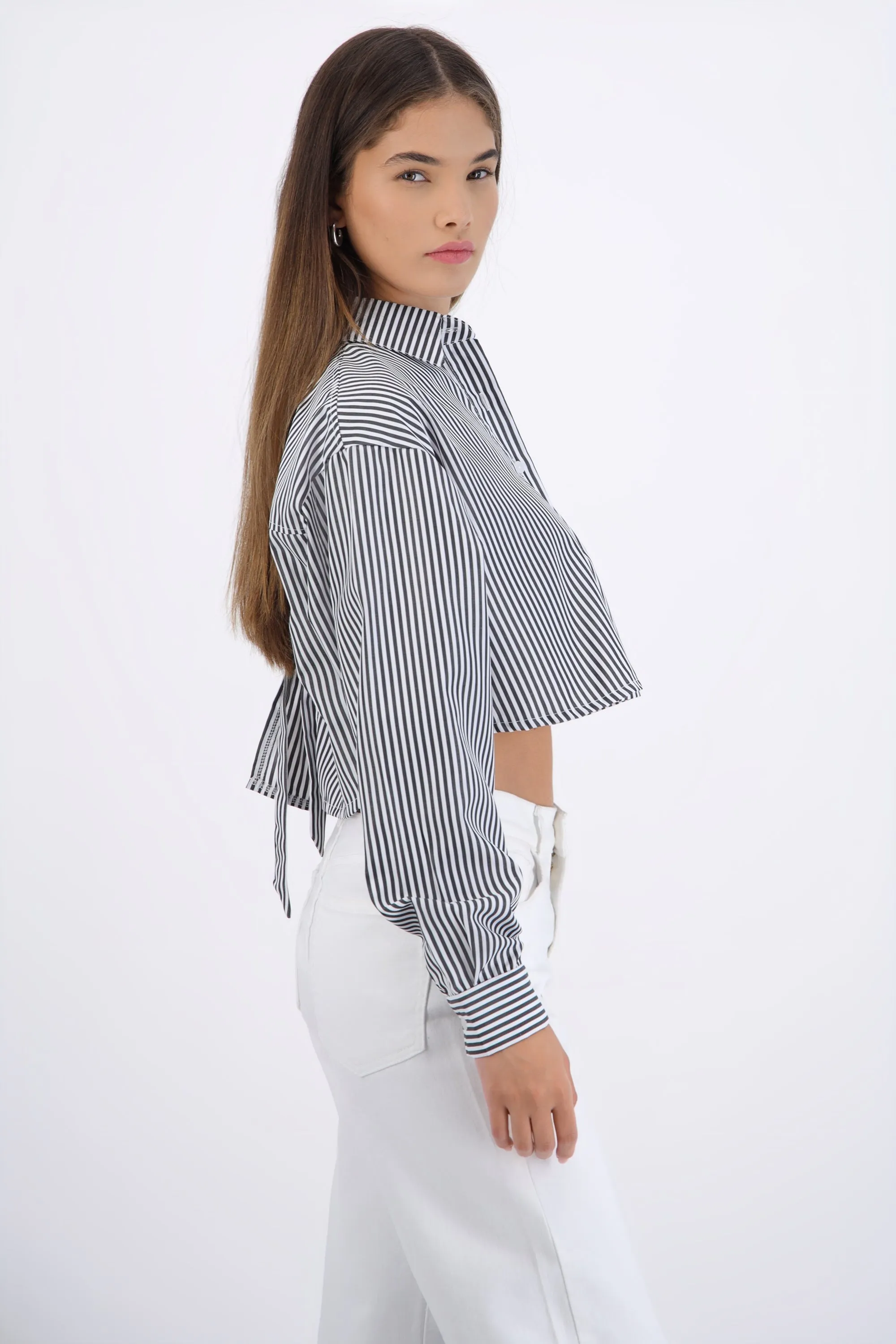 Camisa crop detalle espalda moño sold by Shasa product image thumbnail 4