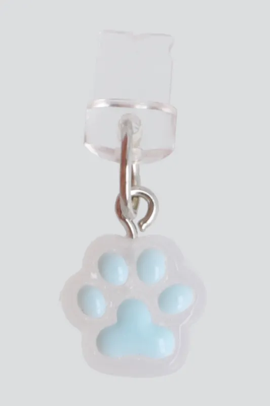 Charm para cel lightning huellita made by Shasa