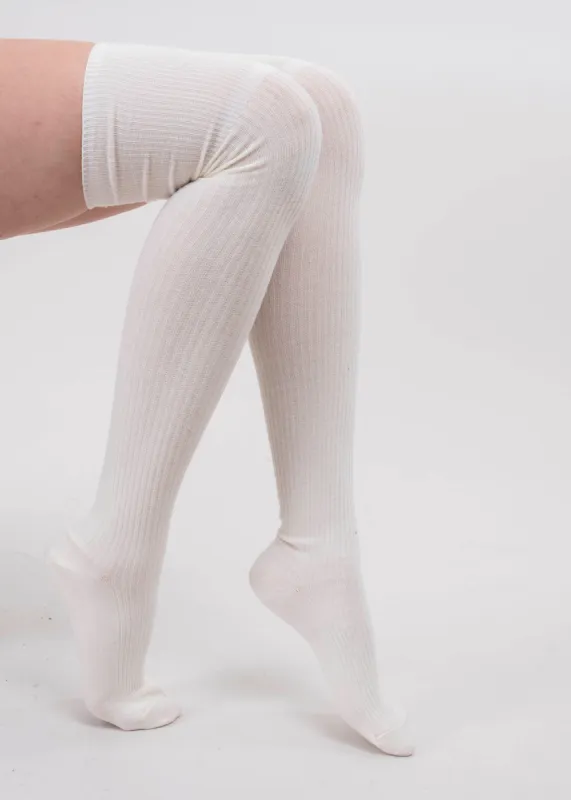 Calcetas largas acanaladas sold by Shasa