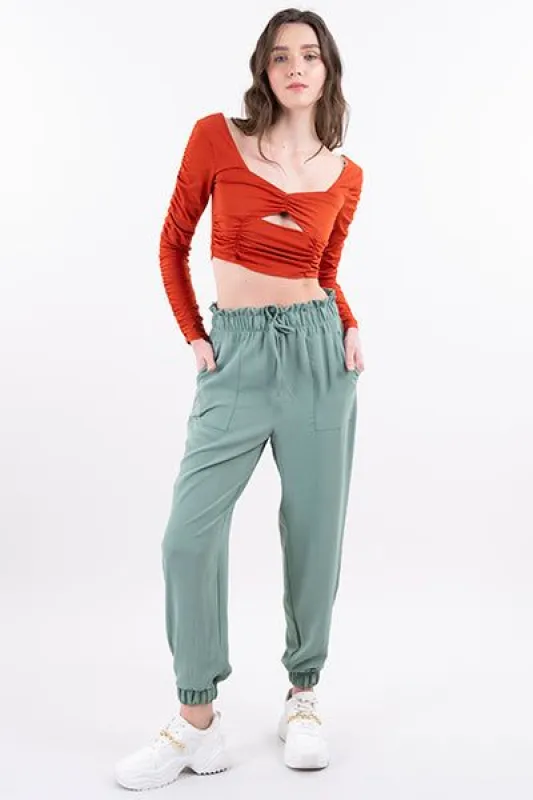 Pantalón jogger cintura paperbag sold by Shasa