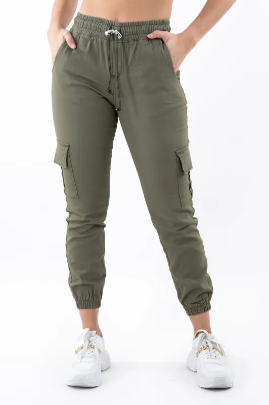 Jeans cargo con resorte y jareta sold by Shasa