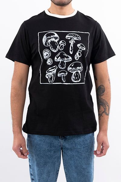 Playera manga corta hongos sold by Shasa