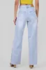 Jeans straight 2 bolsas con aberturas sold by Shasa