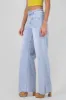Jeans straight 2 bolsas con aberturas sold by Shasa