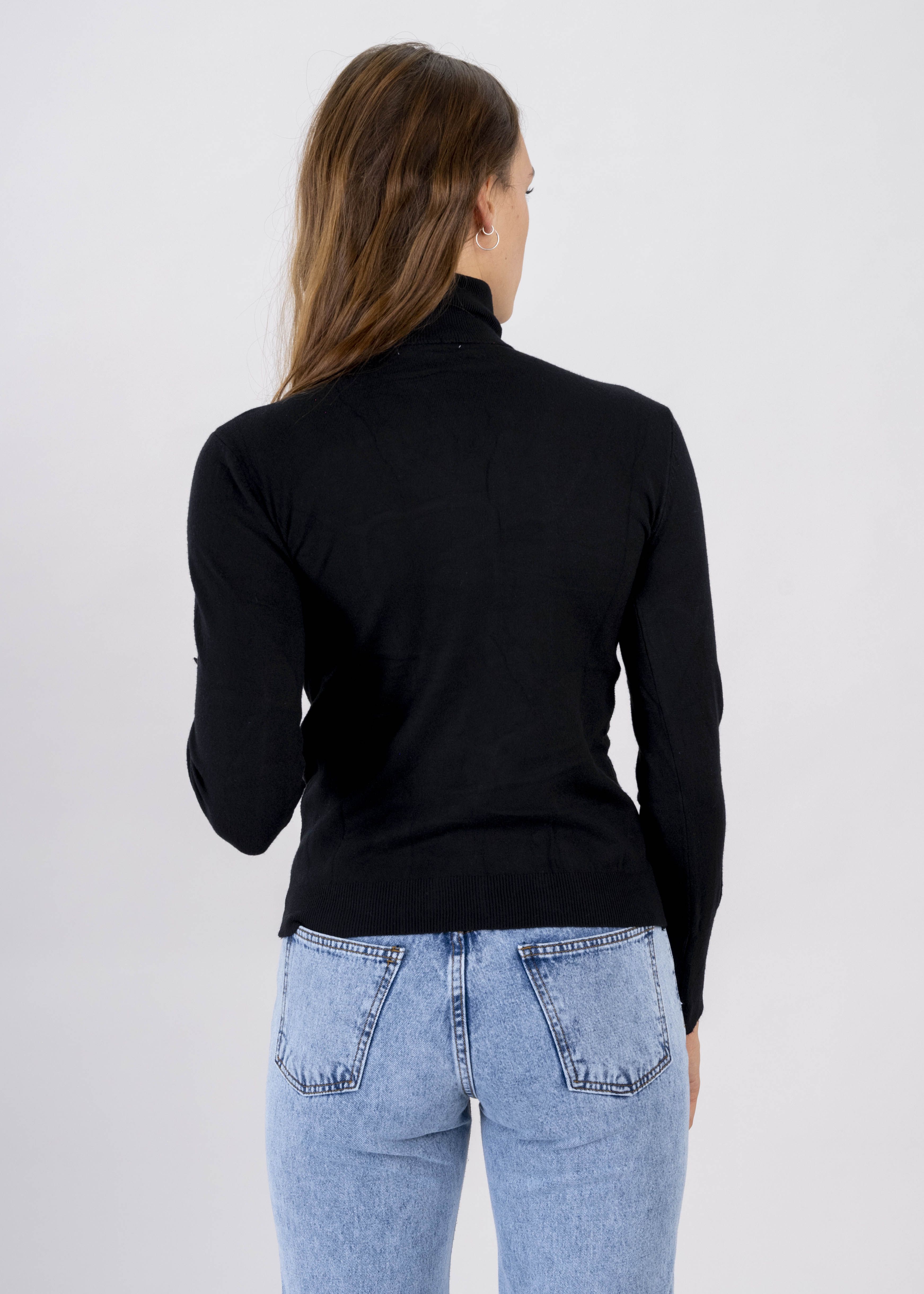 Suéter tejido cuello tortuga sold by Shasa product image thumbnail 4