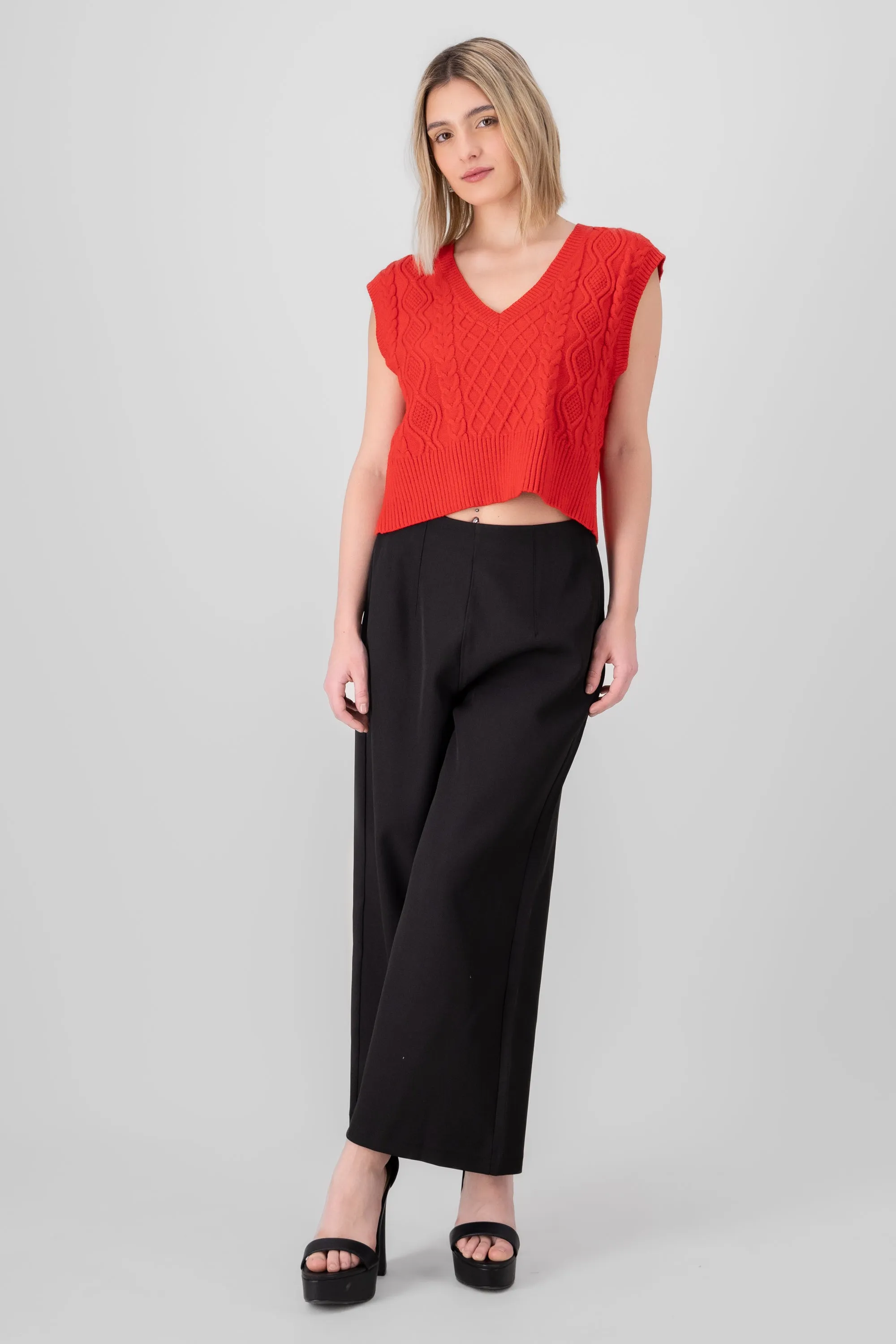 Pantalon liso sold by Shasa