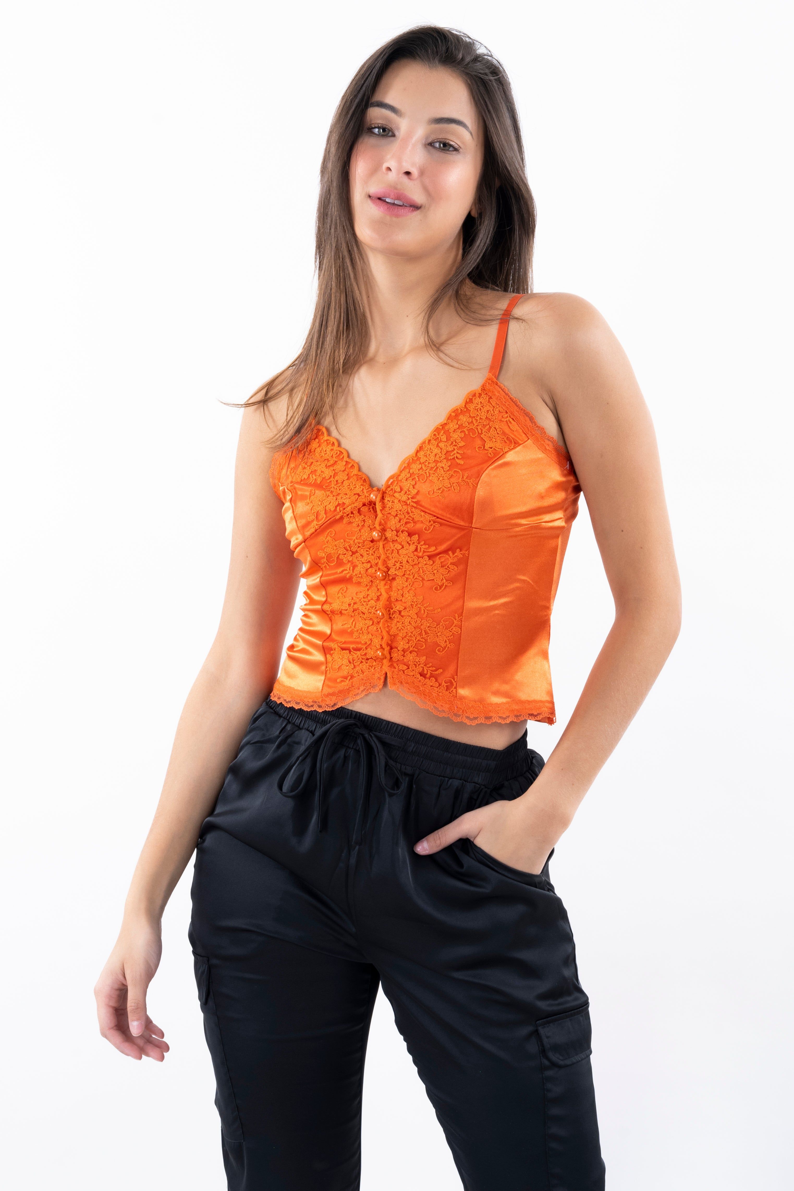 Top tirantes encaje satín botones sold by Shasa