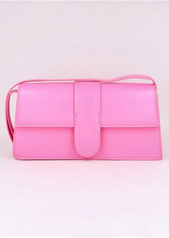 Bolsa trapecio efecto piel sold by Shasa