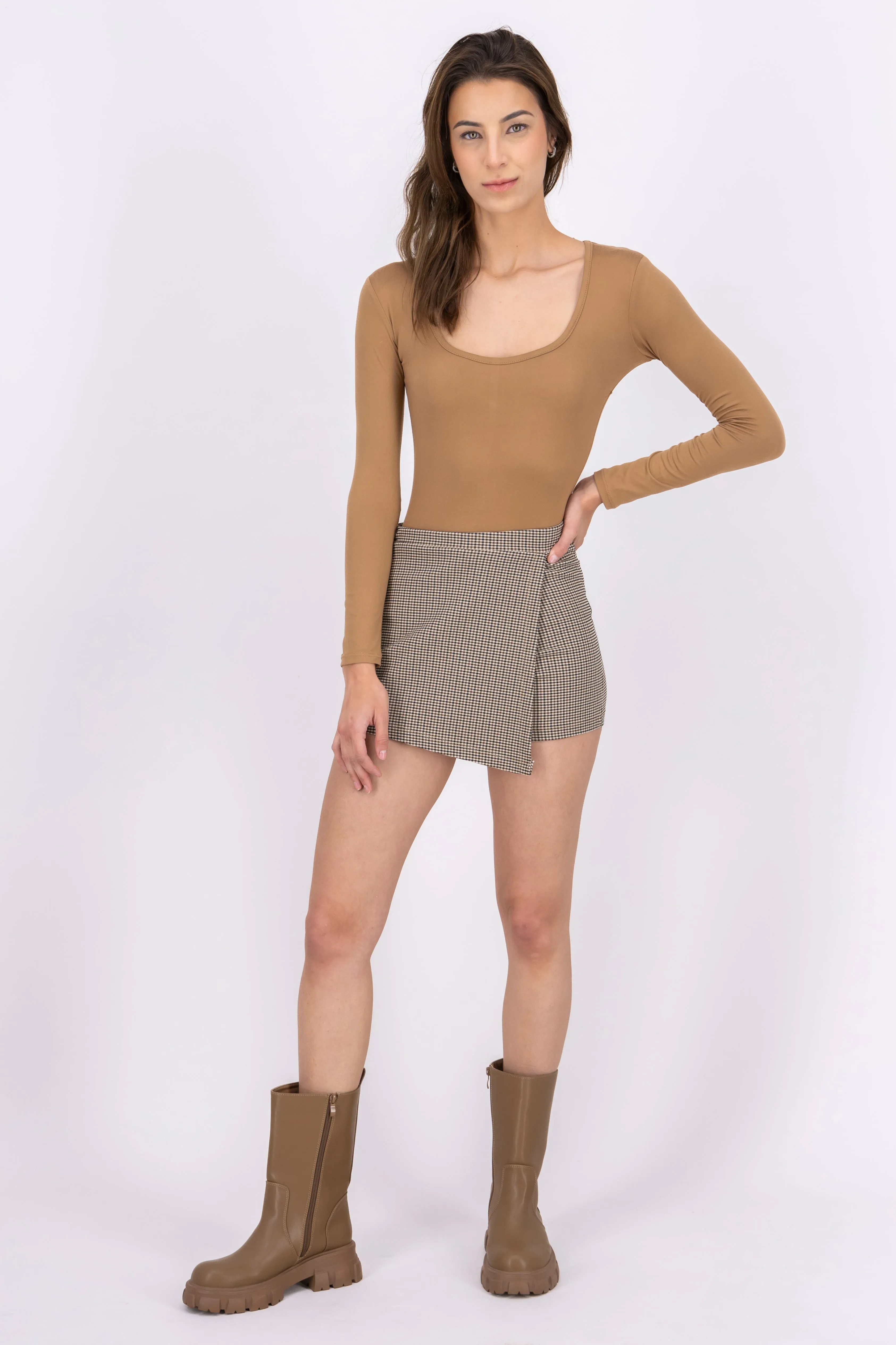 Falda short cuadros sold by Shasa