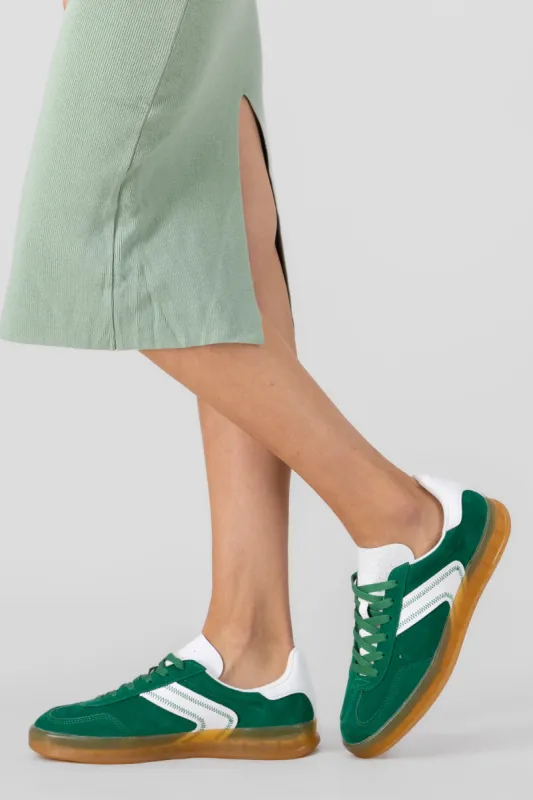 Tenis retro suede linea sold by Shasa