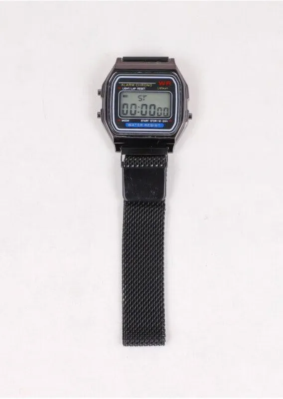 Reloj Retro Metálico sold by Shasa