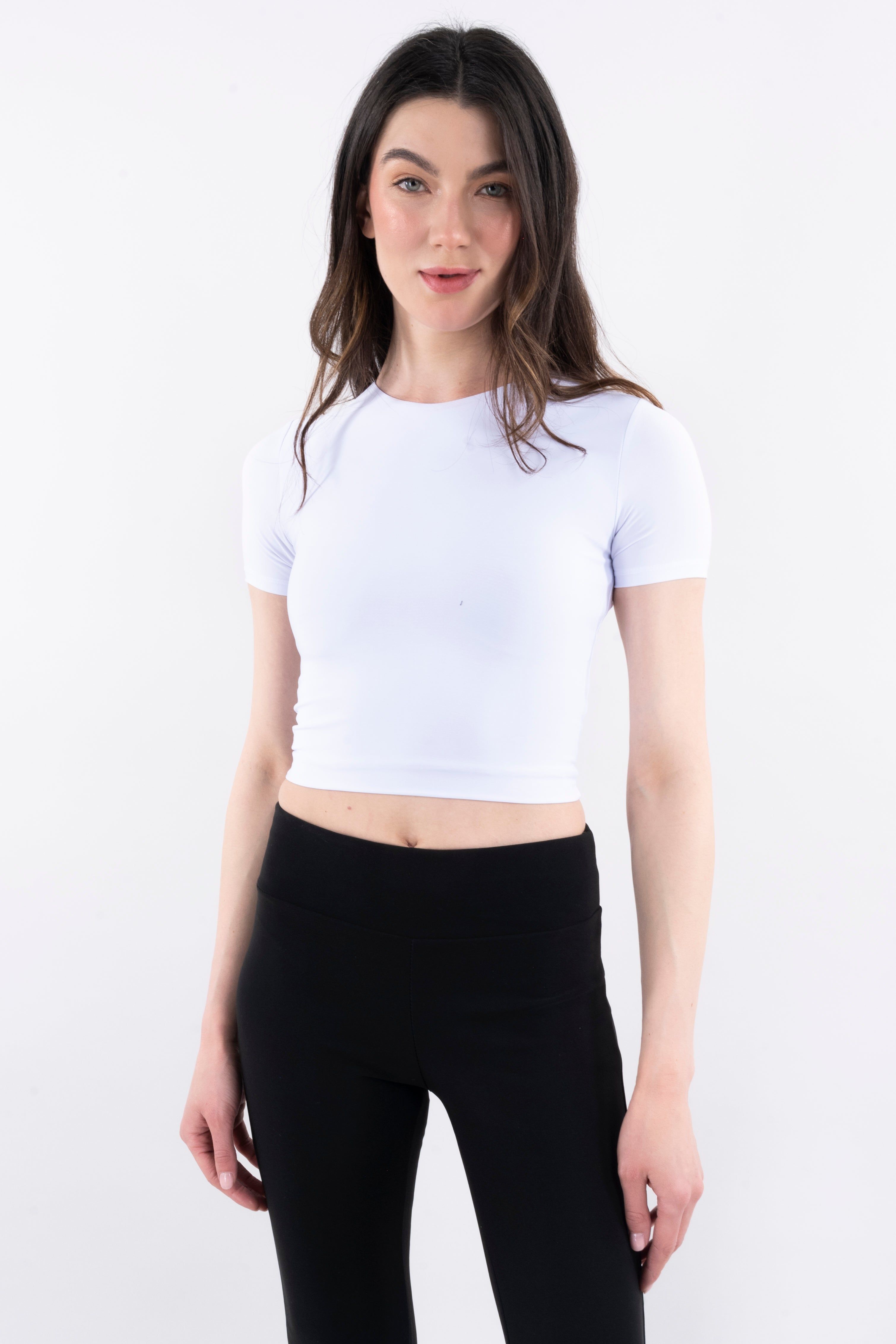 Top Básico Manga Corta Liso sold by Shasa