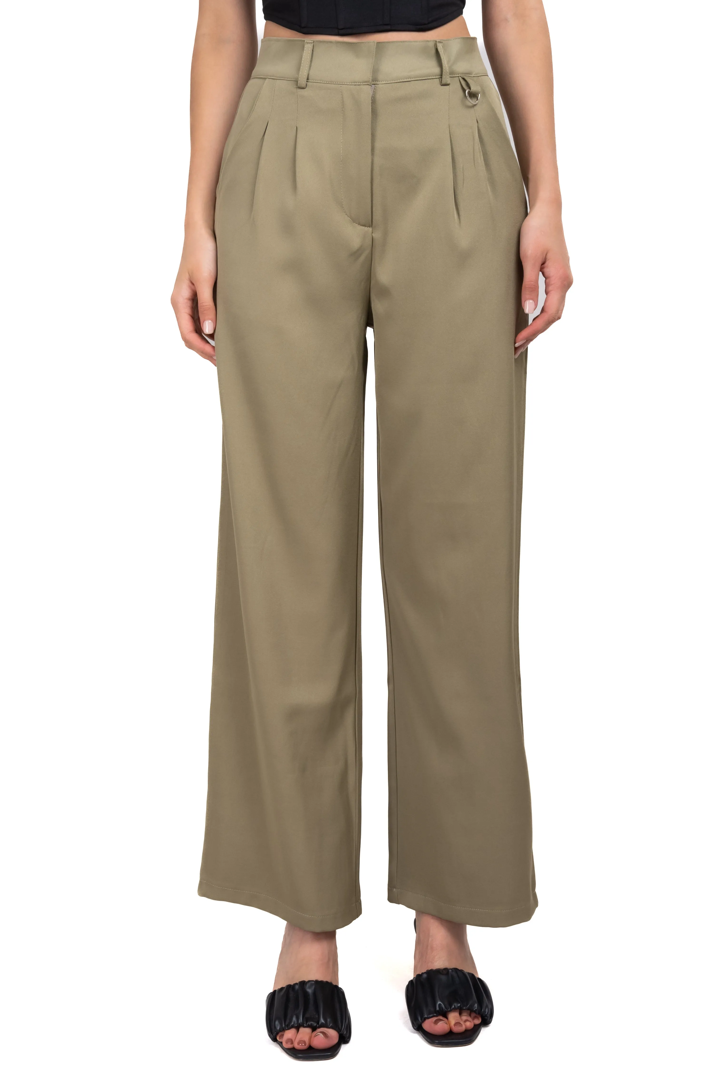 Pantalón recto pinzas argolla sold by Shasa