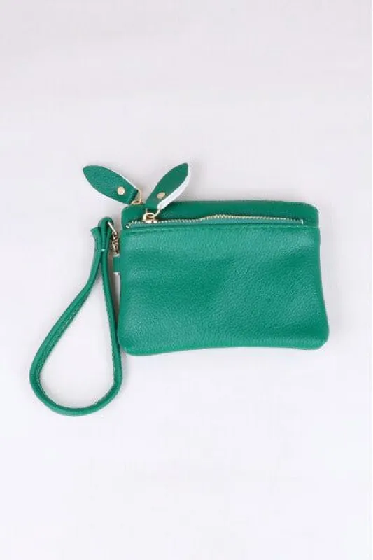 Cartera efecto piel monocolor sold by Shasa