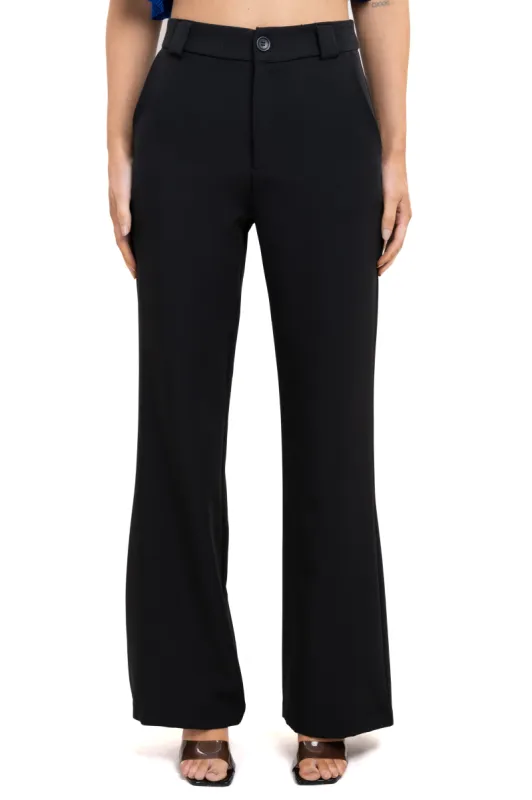 Pantalón recto bolsillos liso sold by Shasa