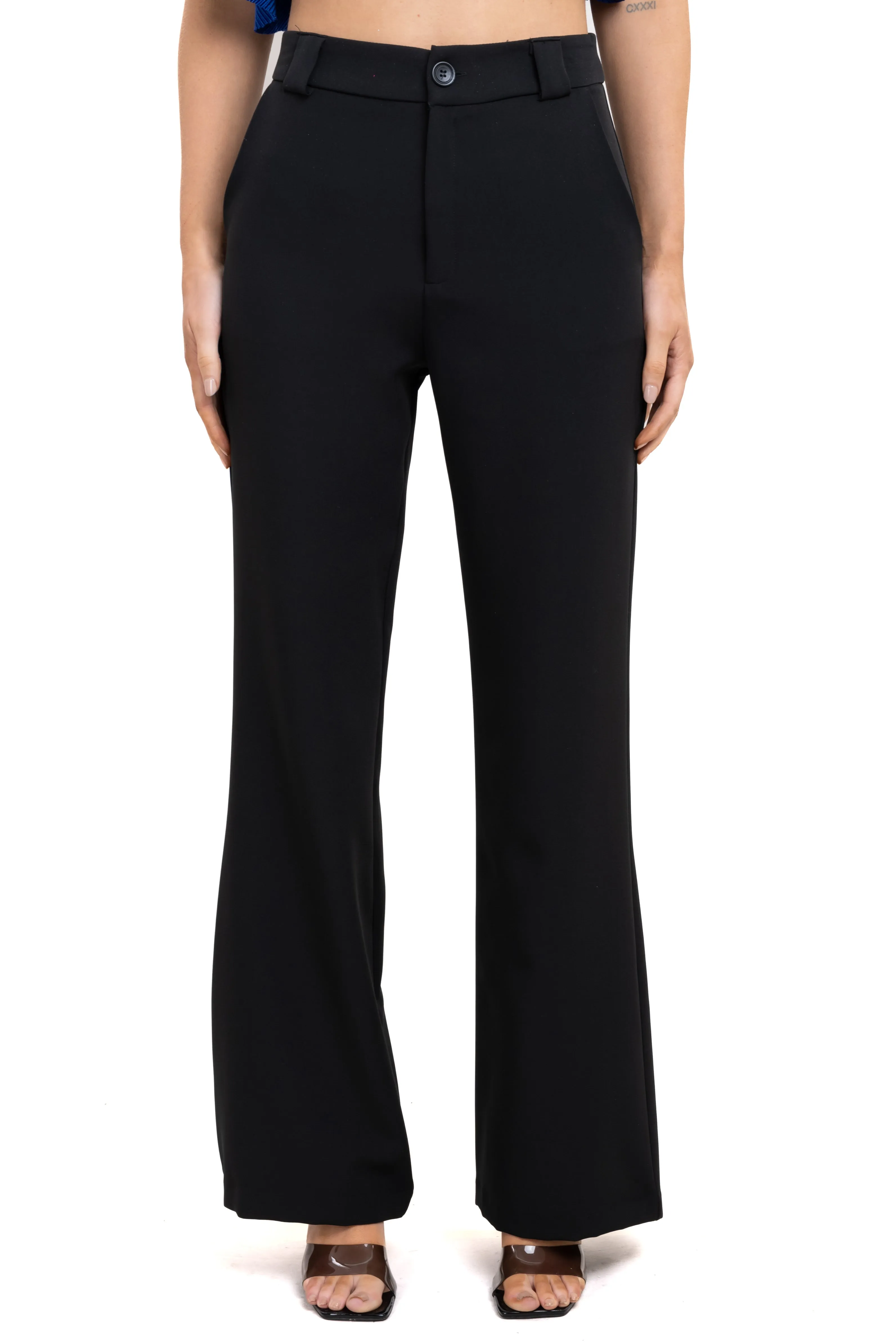 Pantalón recto bolsillos liso sold by Shasa