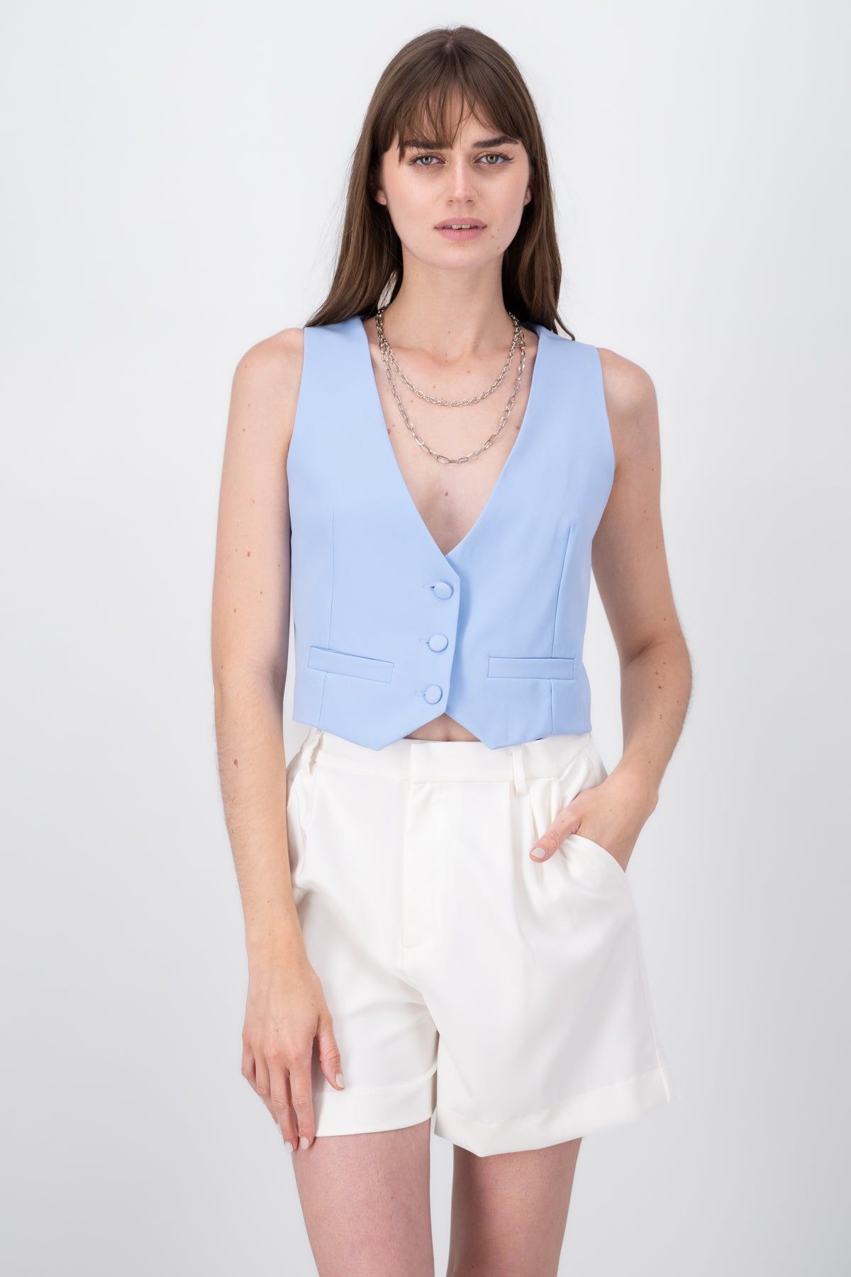 Chaleco Liso Detalle Bolsas sold by Shasa