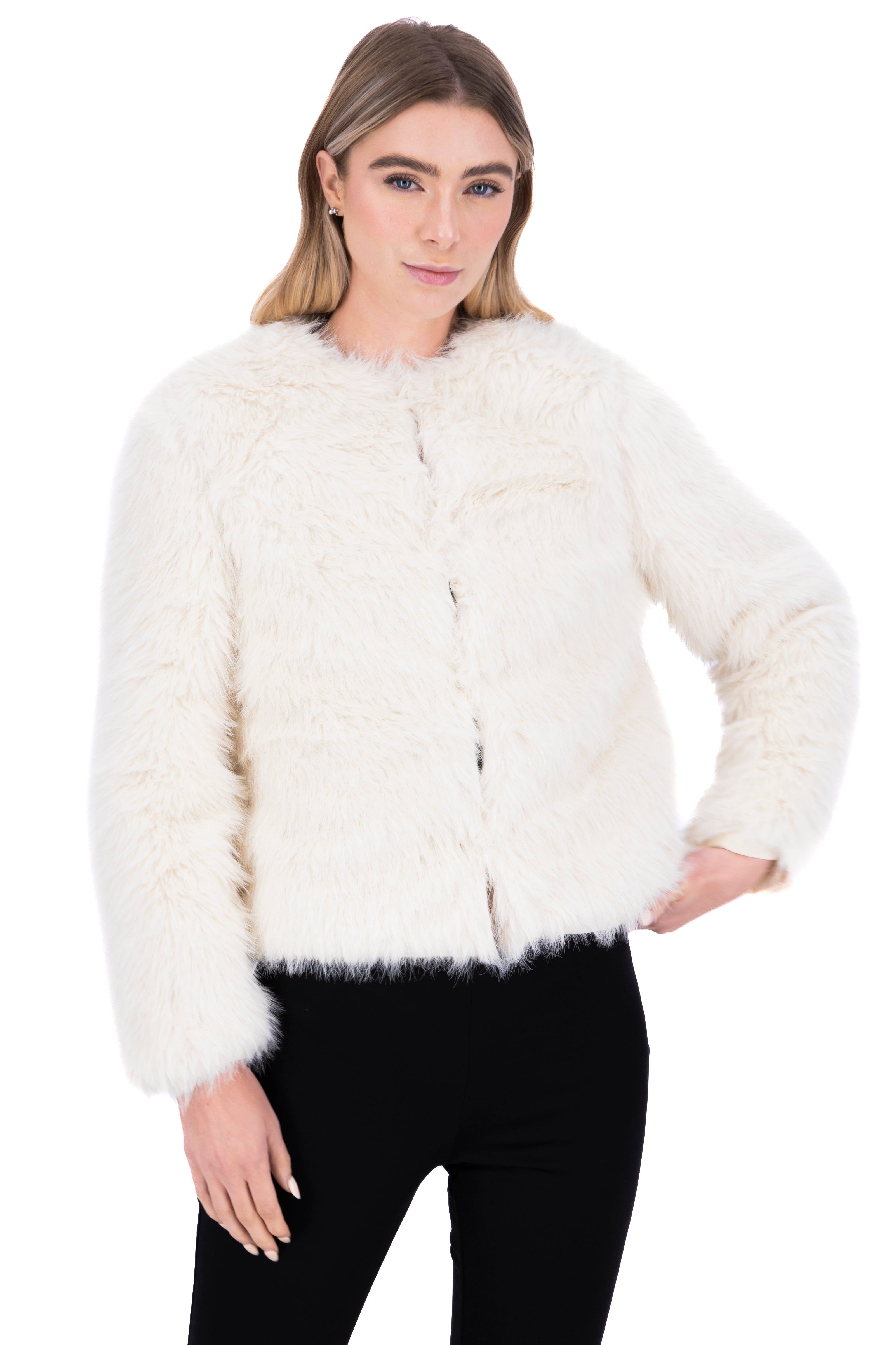 Abrigo corto peluche sold by Shasa product image thumbnail 2