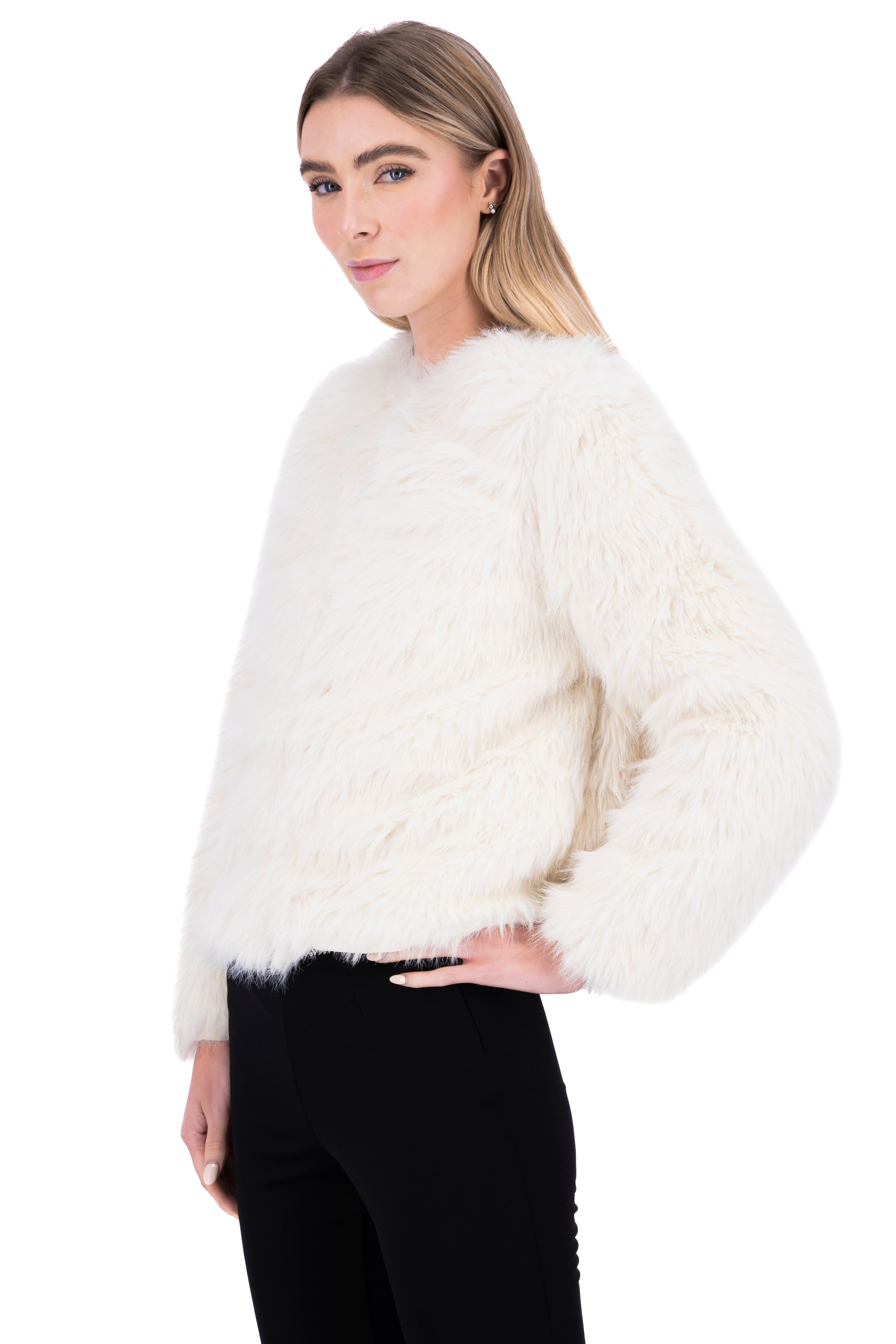 Abrigo corto peluche sold by Shasa product image thumbnail 3