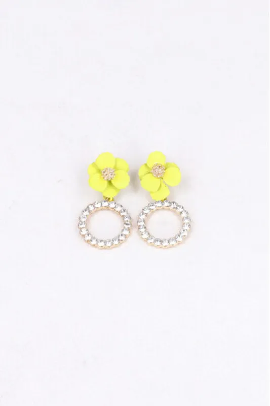 Aretes Flor Circulo Brillos sold by Shasa