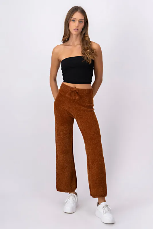 Pantalón tejido suave sold by Shasa
