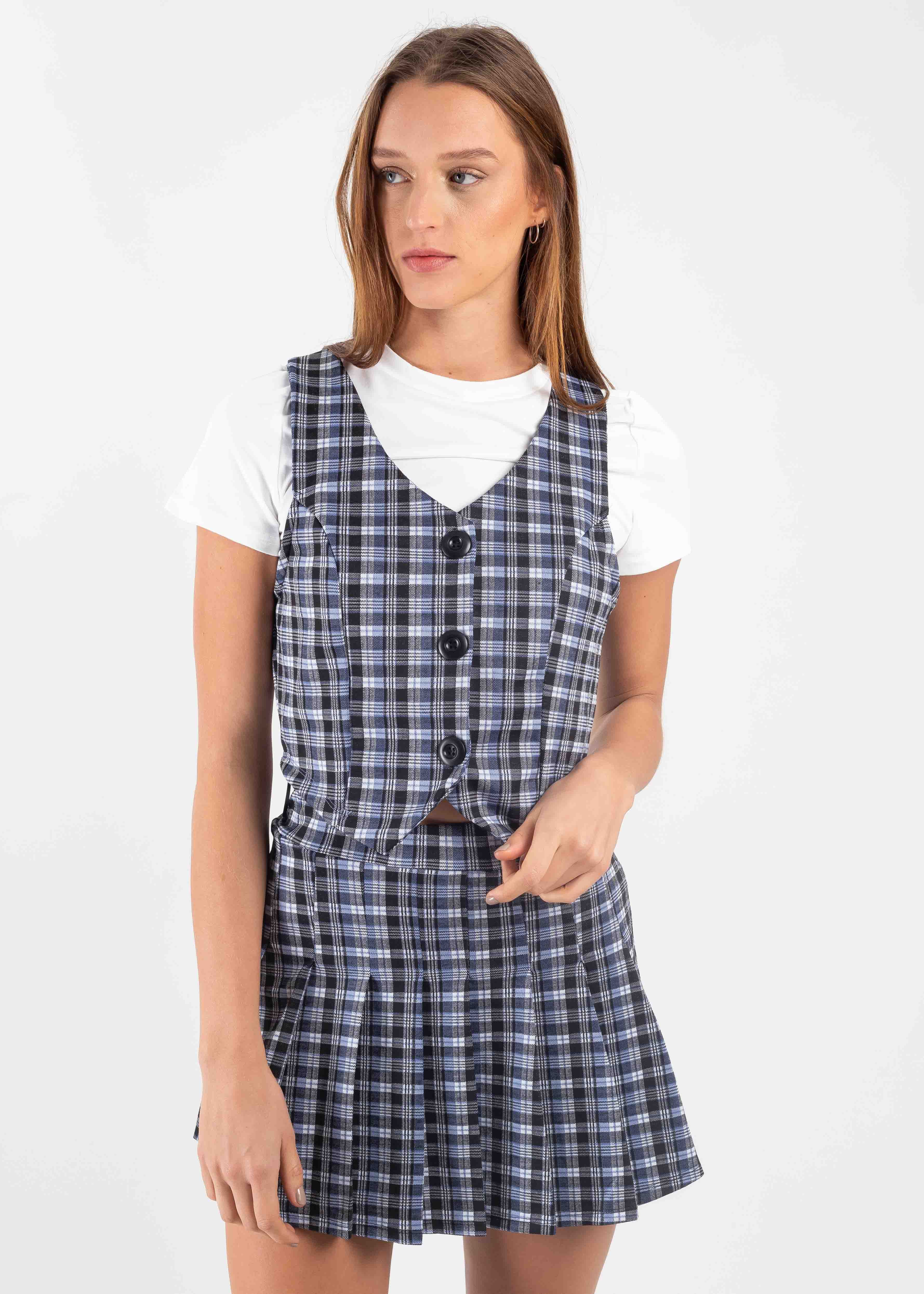 Top chaleco botones cuadros sold by Shasa