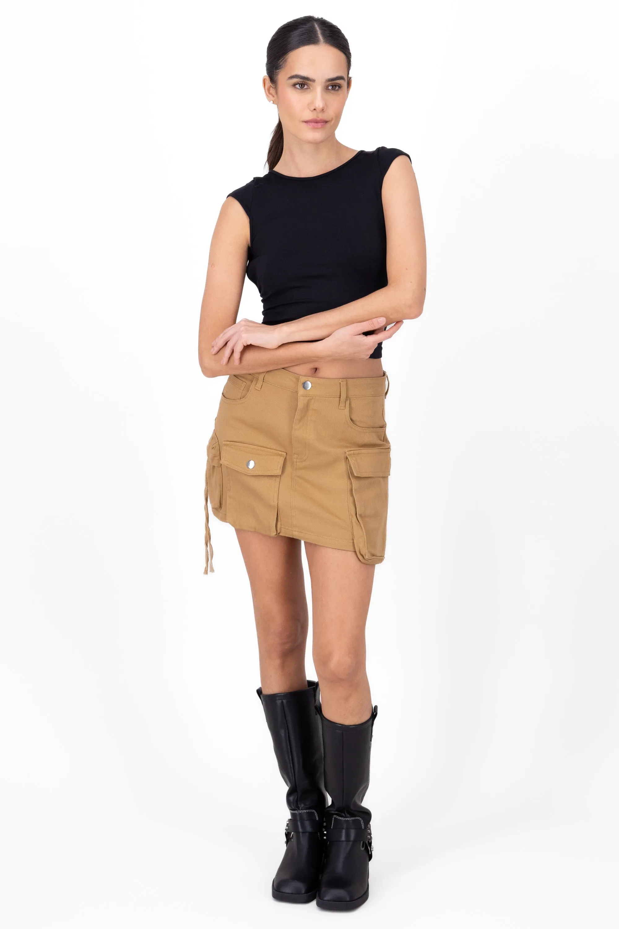 Falda mini cargo con bolsas sold by Shasa