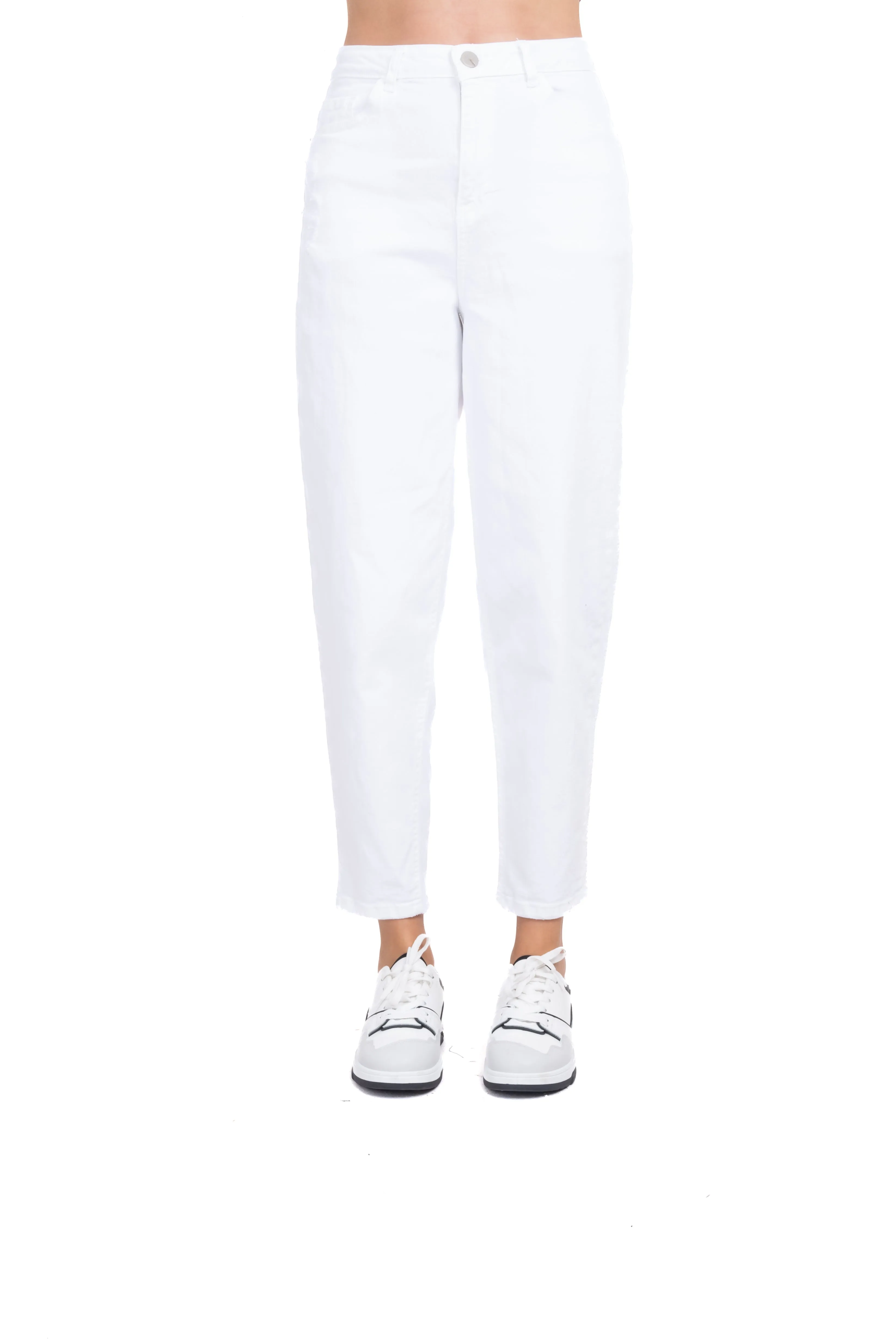 Mom jeans liso bolsos sold by Shasa