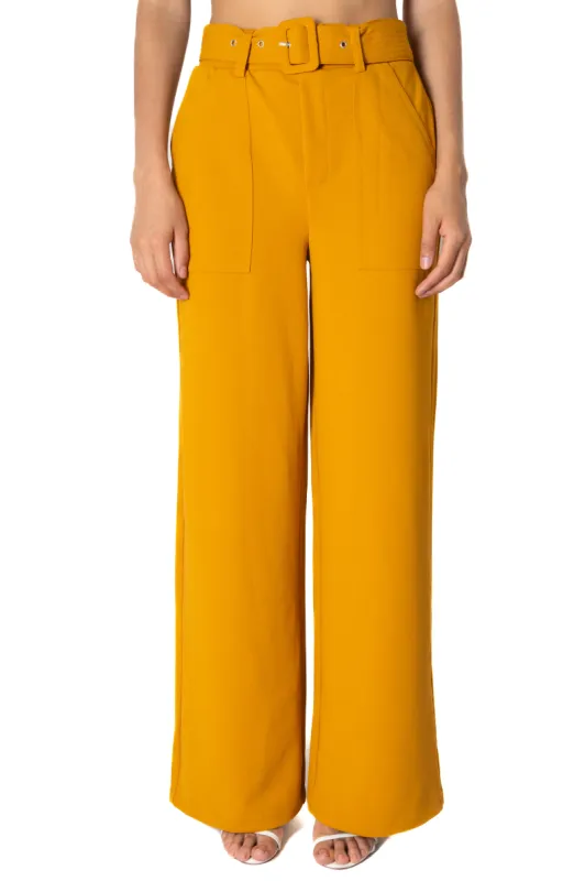 Pantalón amplio cinturón bolsillos sold by Shasa