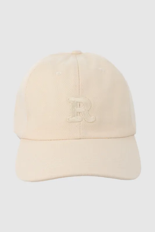 Gorra sencilla letra R sold by Shasa