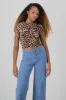 Top corto leopardo sold by Shasa