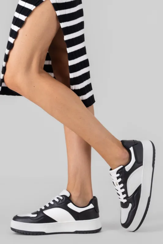 Tenis casual contrastes de color sold by Shasa