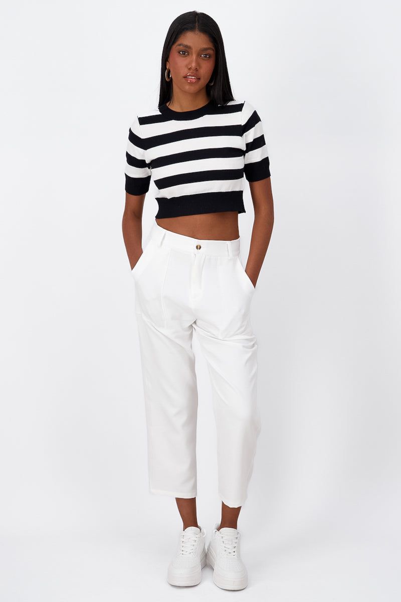 Pantalón Cintura Alta Capri Bolsas sold by Shasa