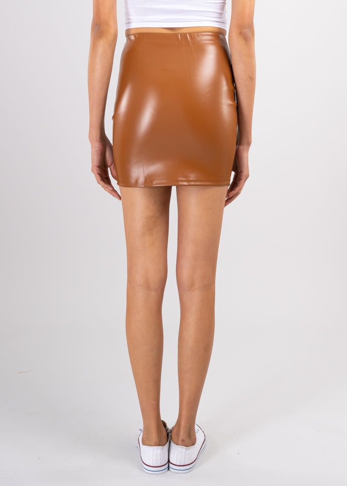 Falda mini lisa abertura pierna efecto piel sold by Shasa product image thumbnail 4