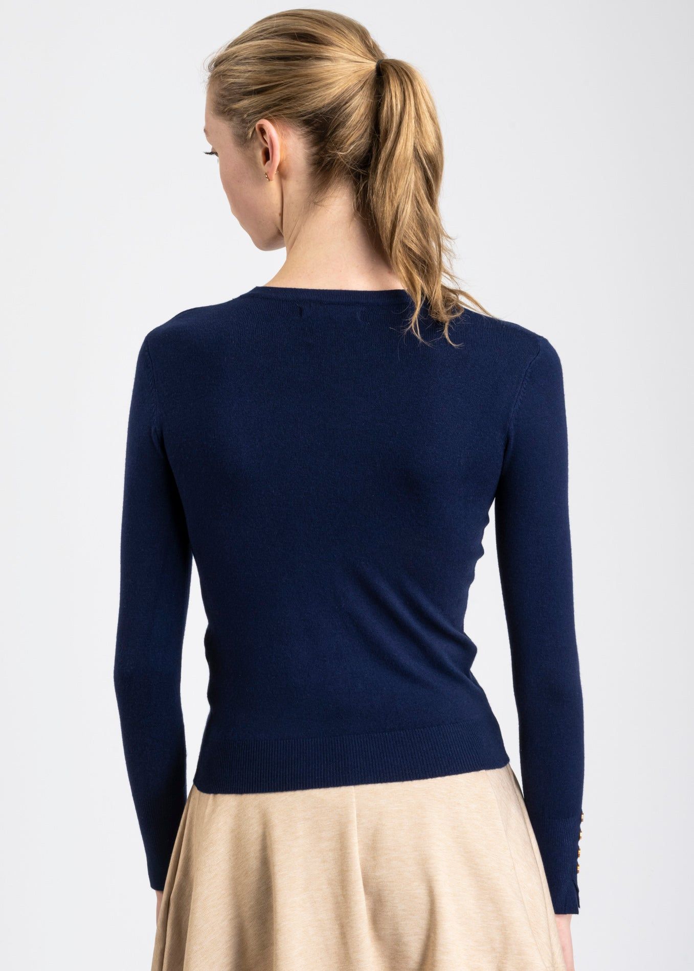 Suéter monocolor manga larga sold by Shasa product image thumbnail 4