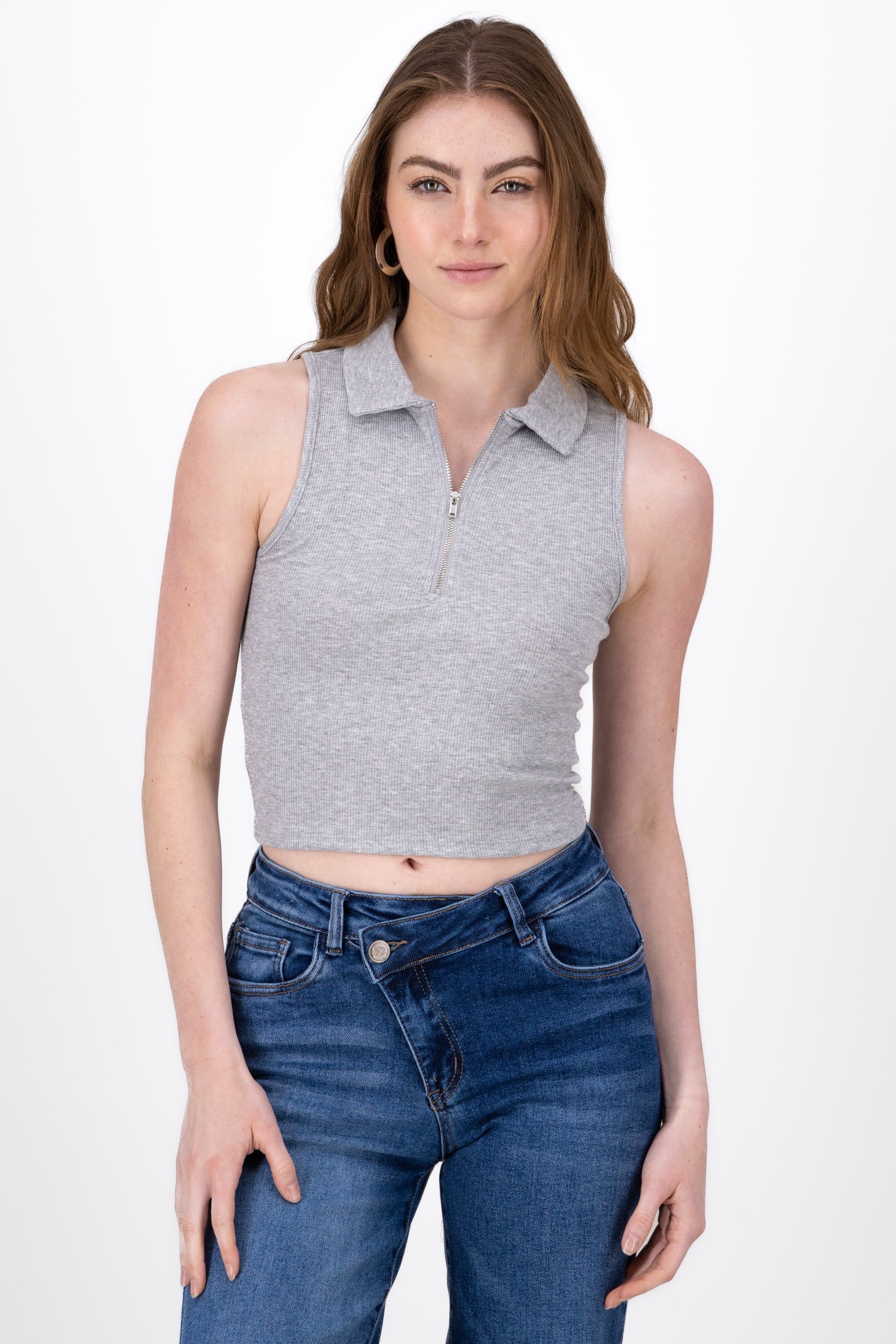 Top De Acanalado Sin Mangas Con Cierre sold by Shasa