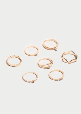 Set 7 piezas anillos perla sold by Shasa